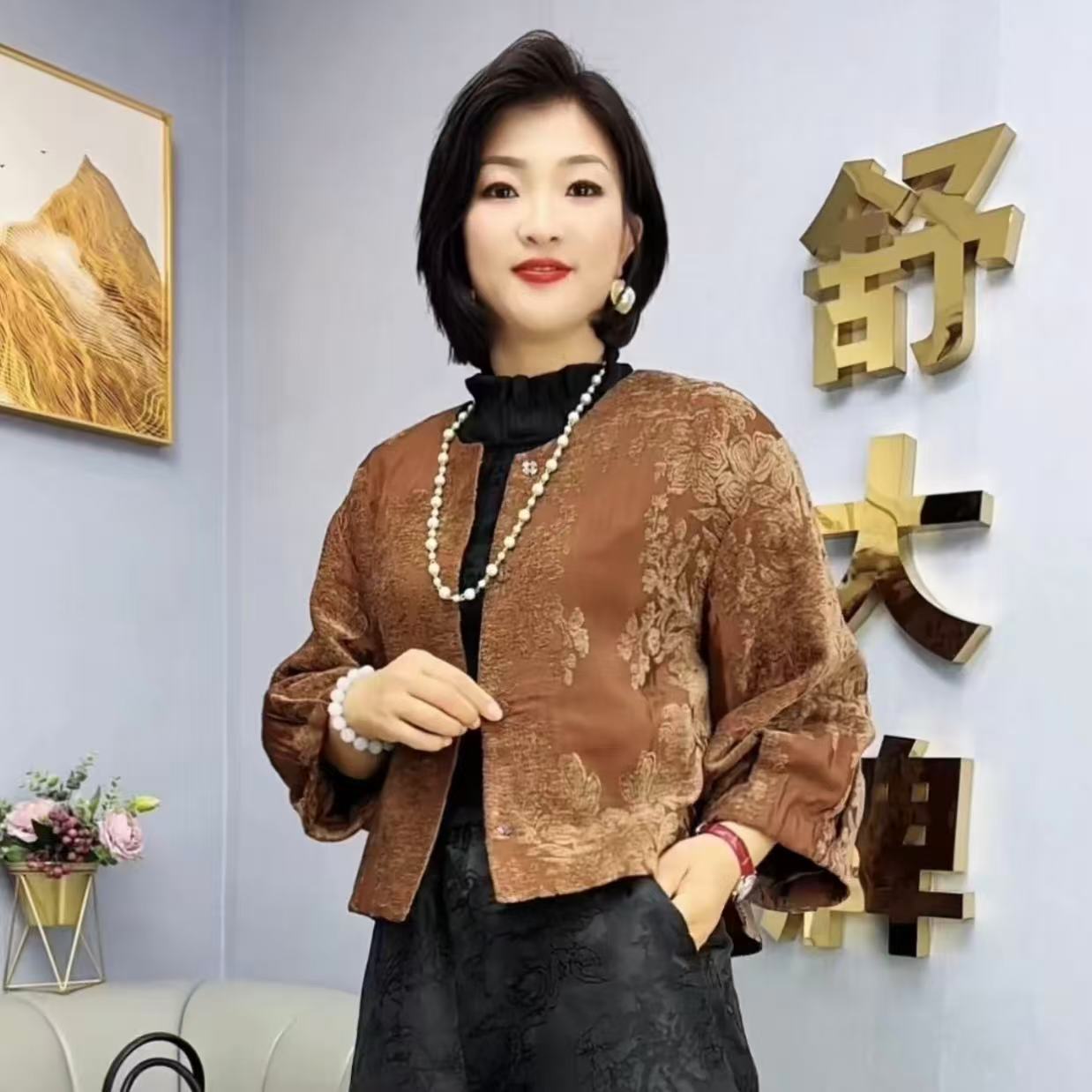 A186新款妈妈秋装中老年女装时尚唐装新中式重工提花外套