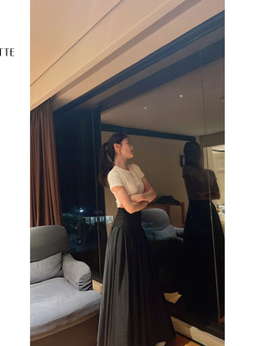 遇儿推荐【可休闲可气质小黑裙～不容易皱敲多用料】半裙20250030