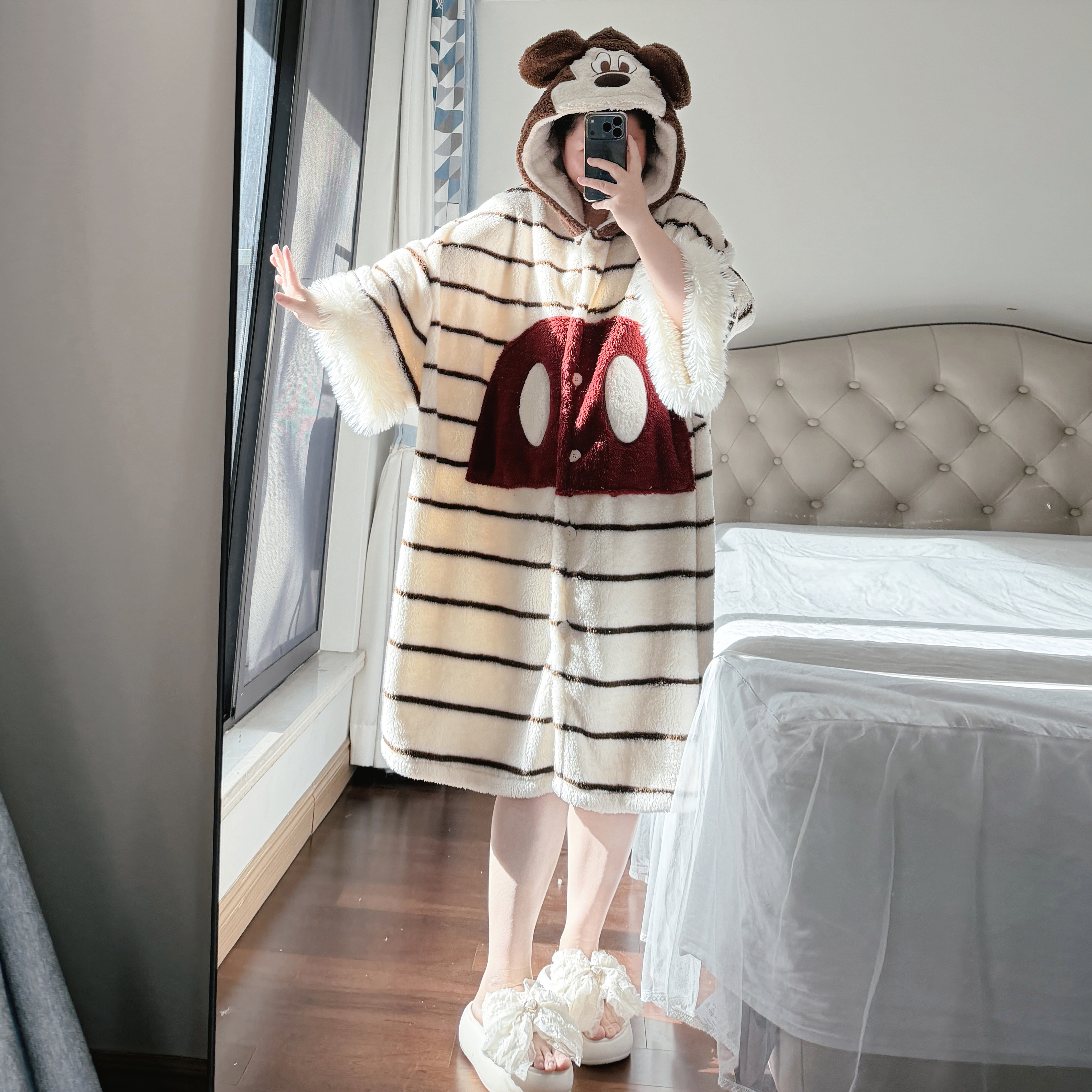 冬季加肥大码可爱带帽家居服300斤法兰绒披风连帽开衫睡袍睡衣女