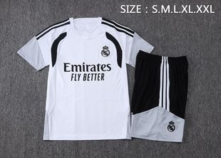 皇马复古白色短袖球衣男足球训练服2526速干健身短裤跑步运动队服