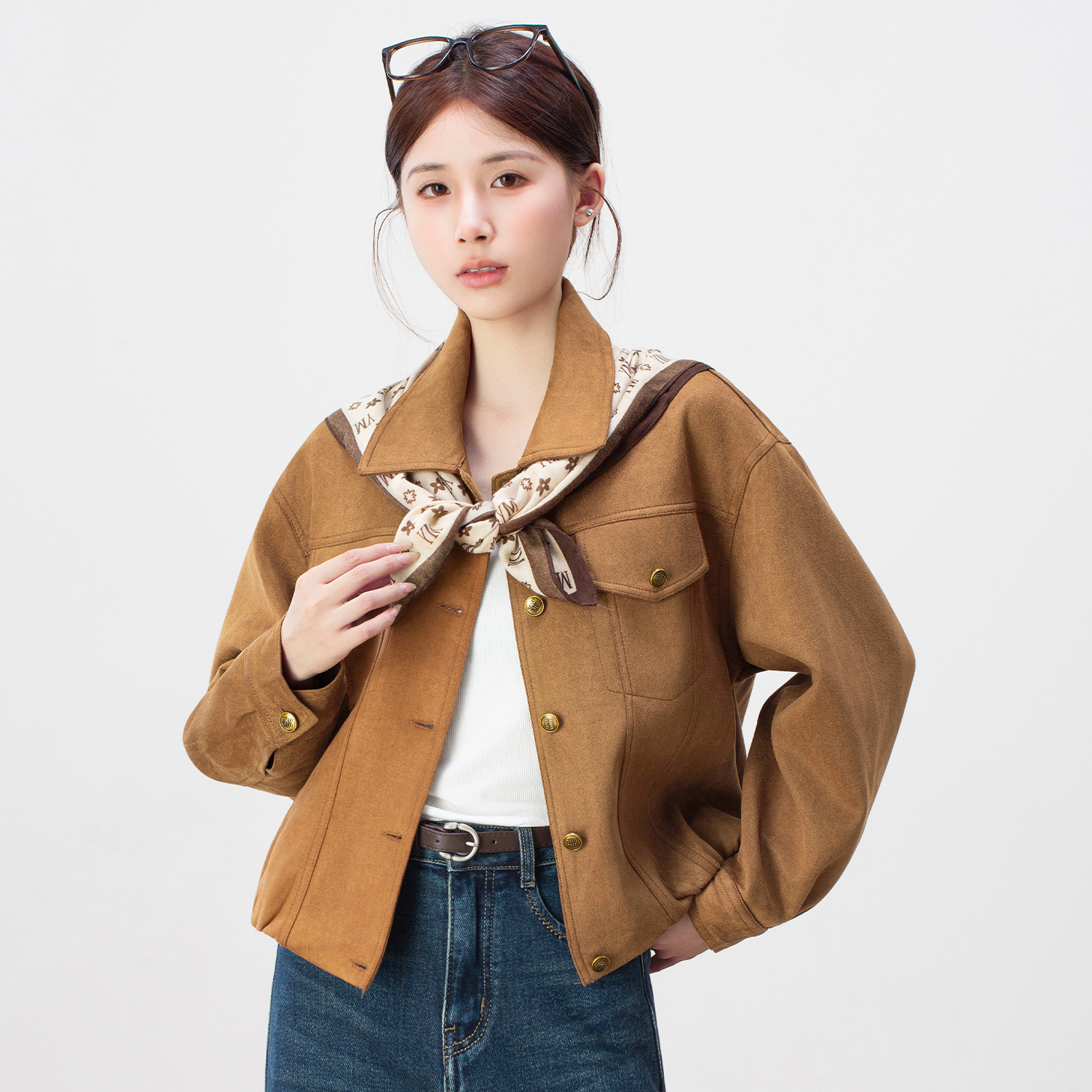 复古翻领麂皮绒短外套女2025秋冬新款配丝巾显瘦气质时尚夹克上衣
