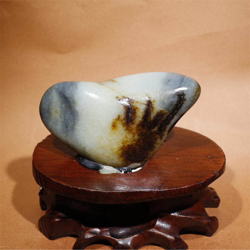 182克油润元宝型青花玉籽料