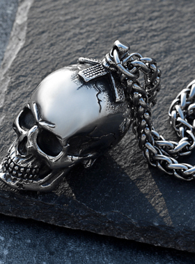 立体骷髅头吊坠项链男士个性钛钢
