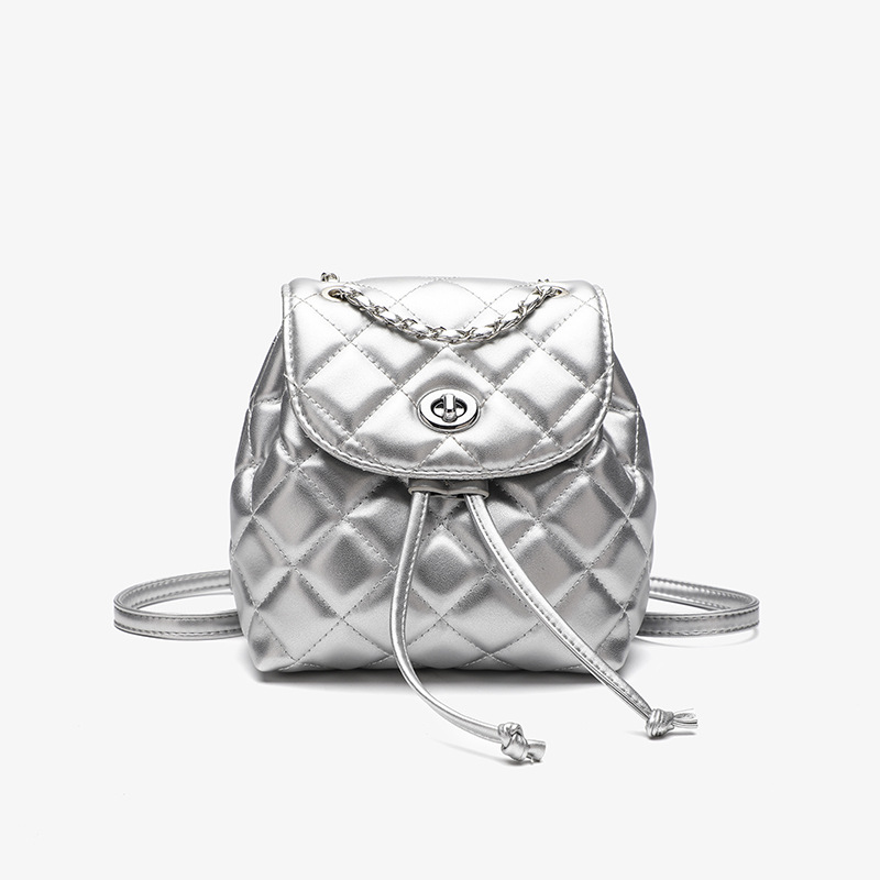 菱格链条双肩包小香风女生大容量通勤背包亮面质感双肩链条背包