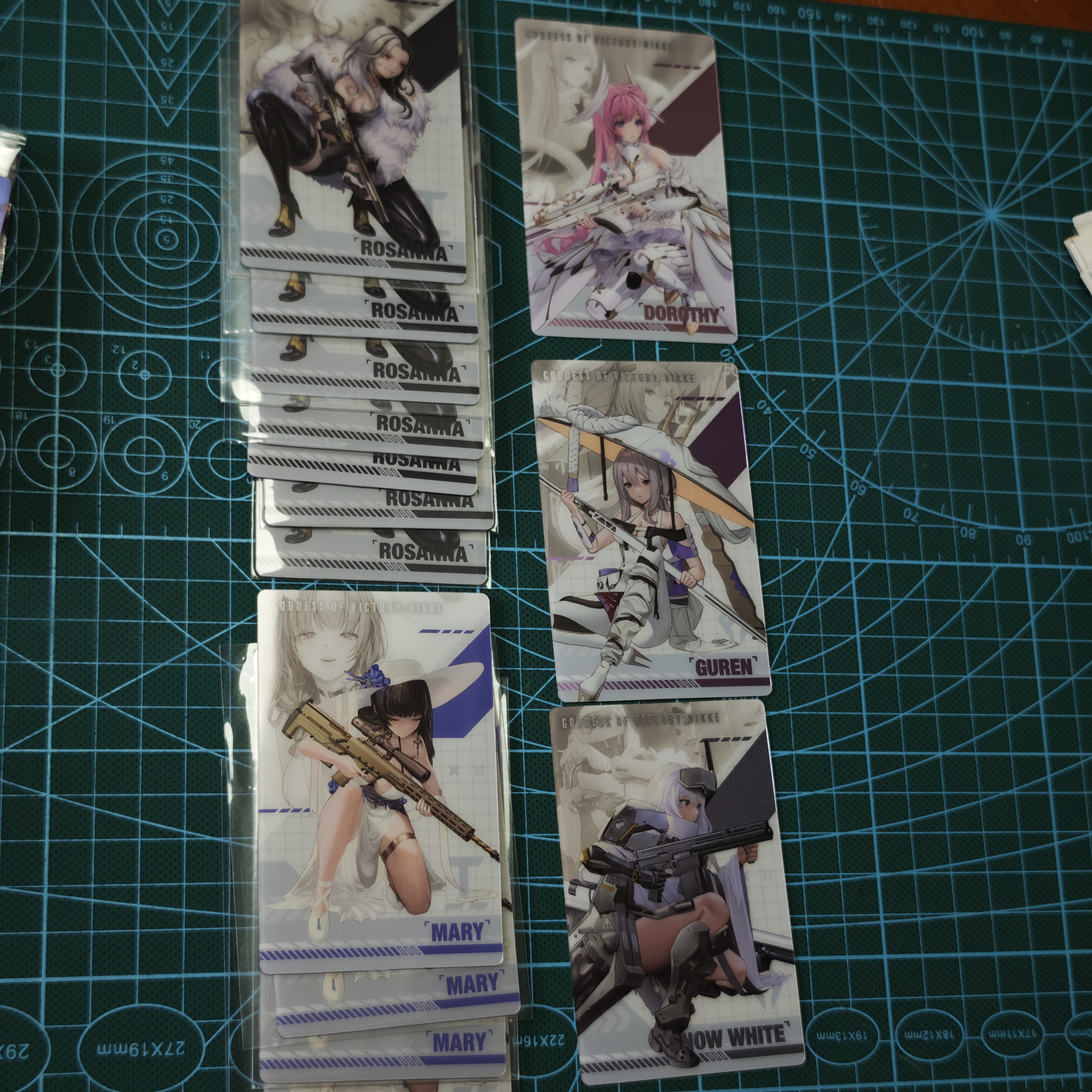 万代胜利女神妮姬nikke食玩金属卡罗姗娜梅里海湾女神促销现货