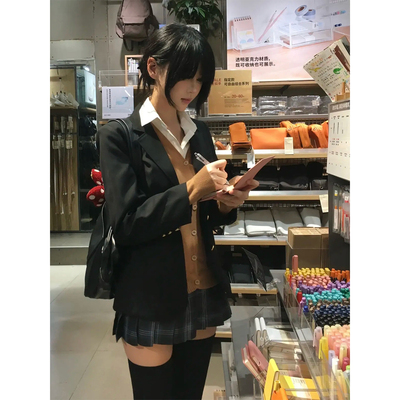 咖色外套衬衫半身格裙子女装套装