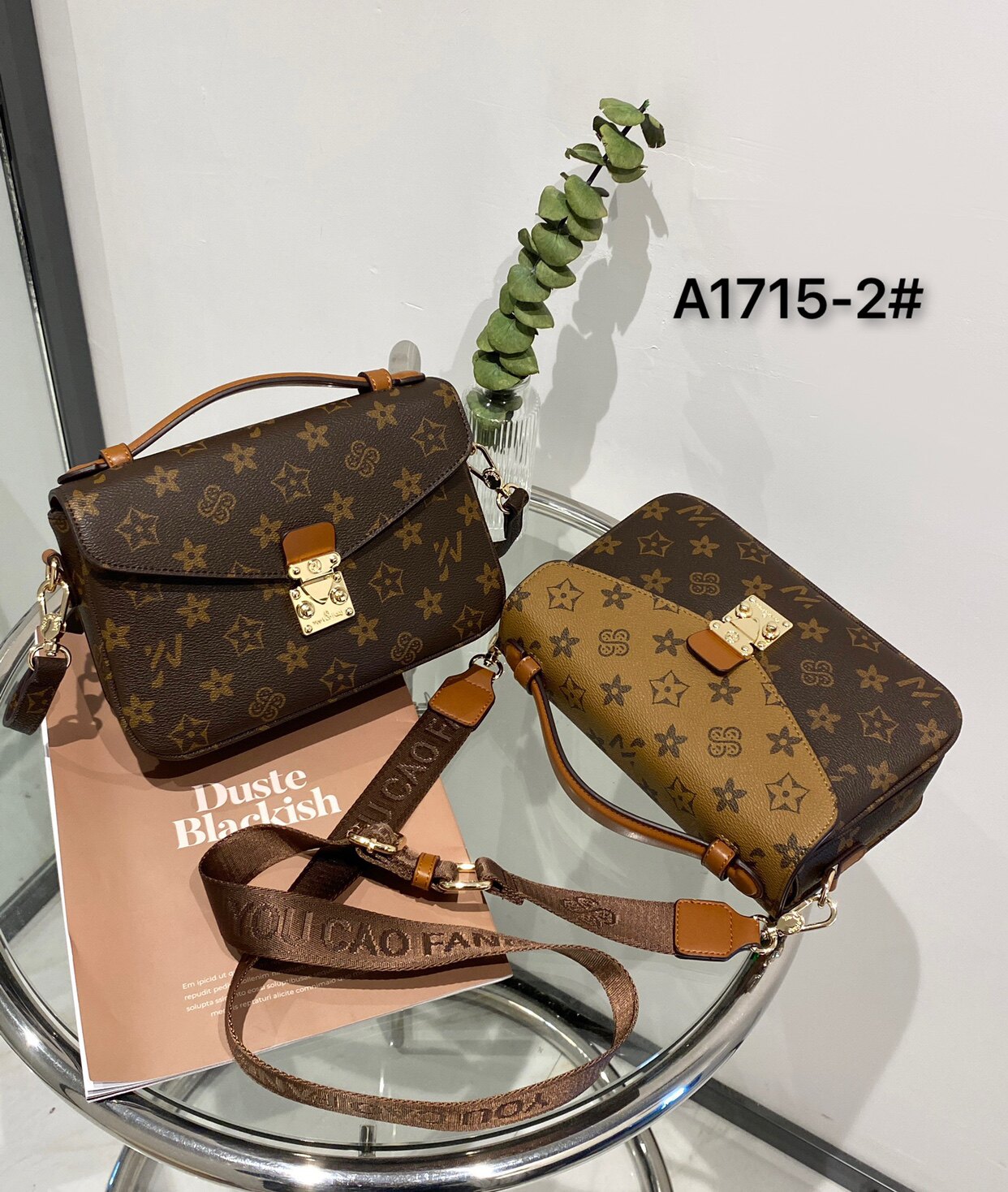 新款优草坊女包高级感轻奢复古法式小众邮差包2024老花单肩斜挎包