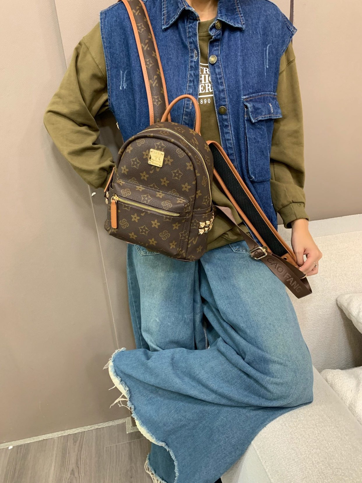 今年流行潮搭包包女士优草坊2025新款高级感洋气双肩包小众设计女,箱包皮具/热销女包/男包,双肩背包,淘宝优惠券,粉丝福利购,淘宝优惠卷