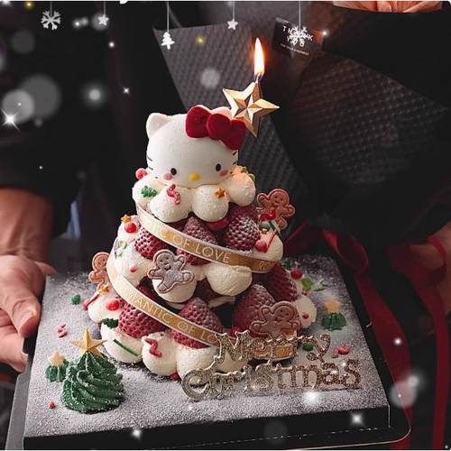 网红同款hellokitty圣诞塔蛋糕装饰软胶kt猫圣诞节圣诞树装扮摆件
