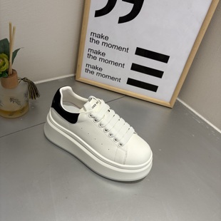 松糕底百搭韩女鞋 米新款 皮面圆头休闲板鞋 上新厚底小白鞋 2025春款