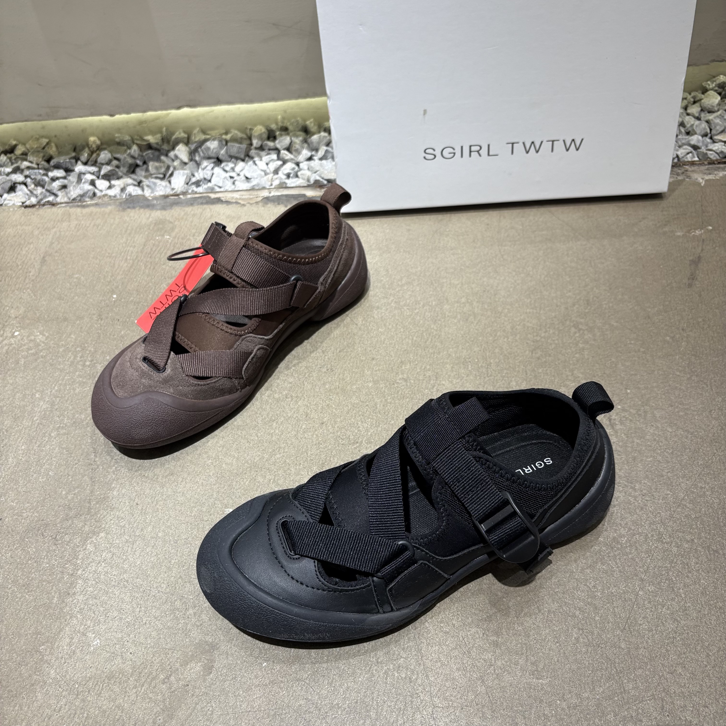 SGIRL TWTW户外魔术贴运动凉鞋夏季女款休闲登山鞋玛丽珍平底镂空
