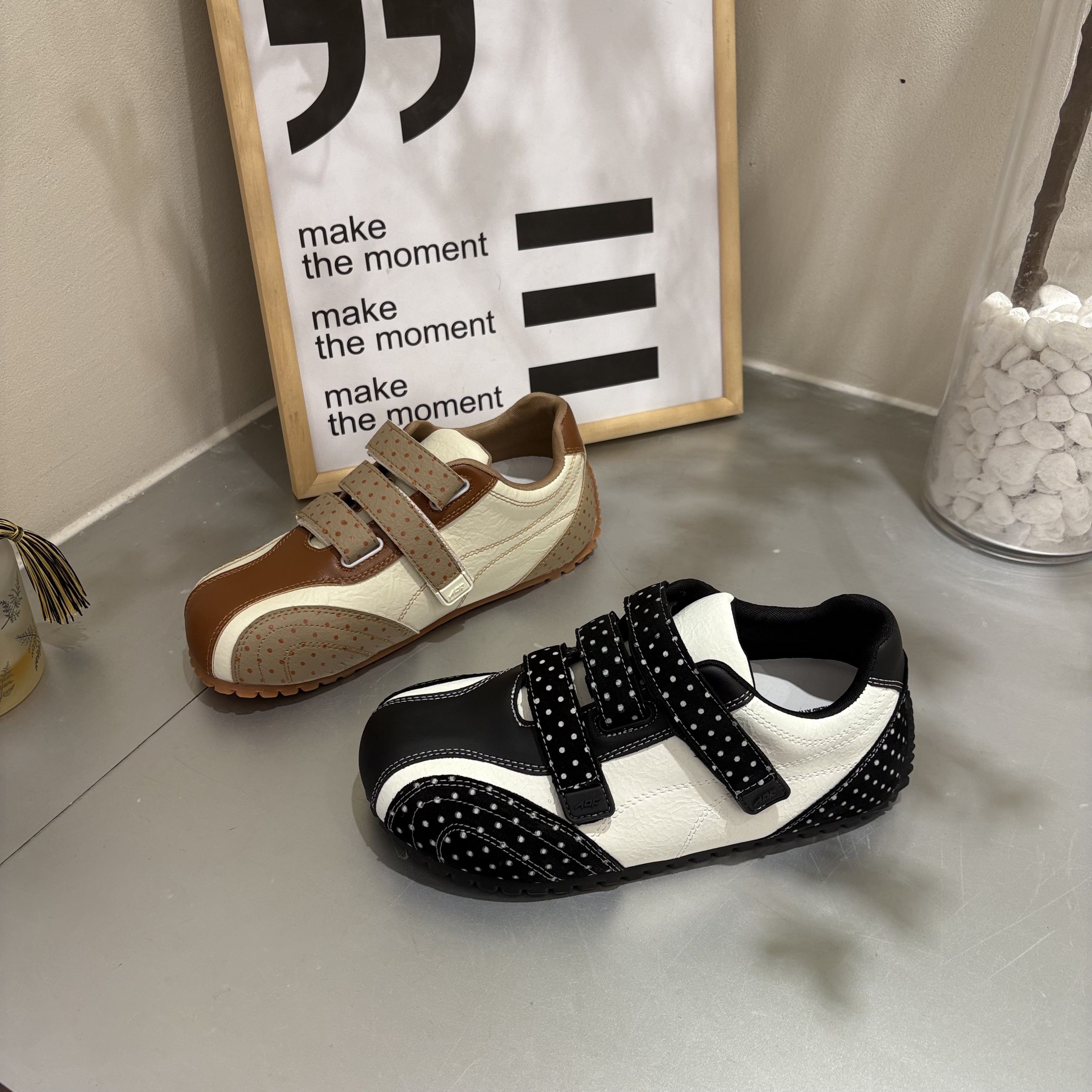 米新款2025春上新魔术贴德训鞋舒适平底户外休闲运动鞋撞色女鞋