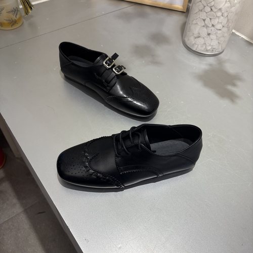 米新款2026春款上新法式乐福女鞋方头百搭平底布洛克女鞋压花皮面