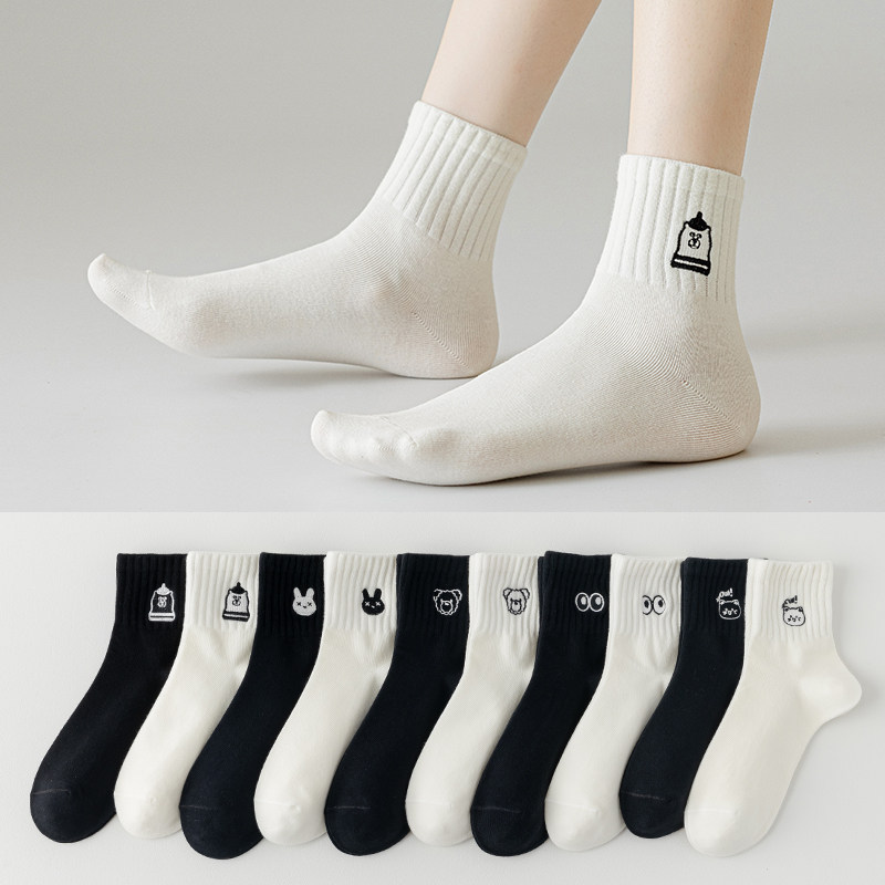 春秋款黑白刺绣可爱卡通中筒女袜日系学院风少女百搭棉质韩版长袜