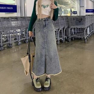 梨形半身裙显瘦牛仔毛边裙复古高腰中长款身材秋季女鱼尾大码新款