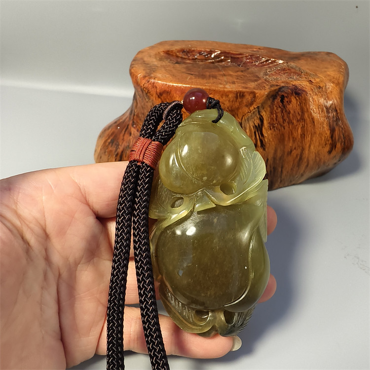 天然玉石岫玉岫岩玉手把件桃图片