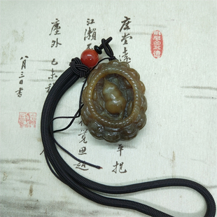 天然玉石岫玉黄白老玉手把件 手玩件 原石手把石 把玩件 属相老鼠