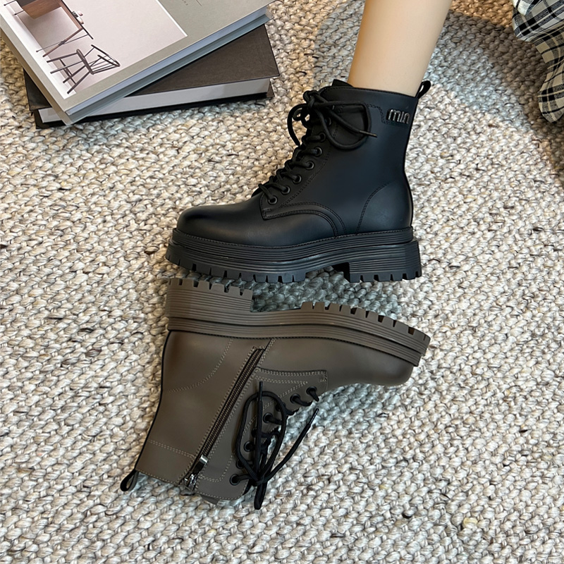 大丫丫大码女鞋时尚低跟马丁靴