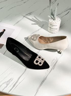 宽胖脚肥大码女鞋41-43优选2025春季新款真皮细跟尖头单鞋25-166