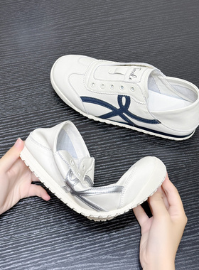 宽胖脚肥大码女鞋41-43德训鞋2025新款一脚蹬真皮软底休闲鞋600-1