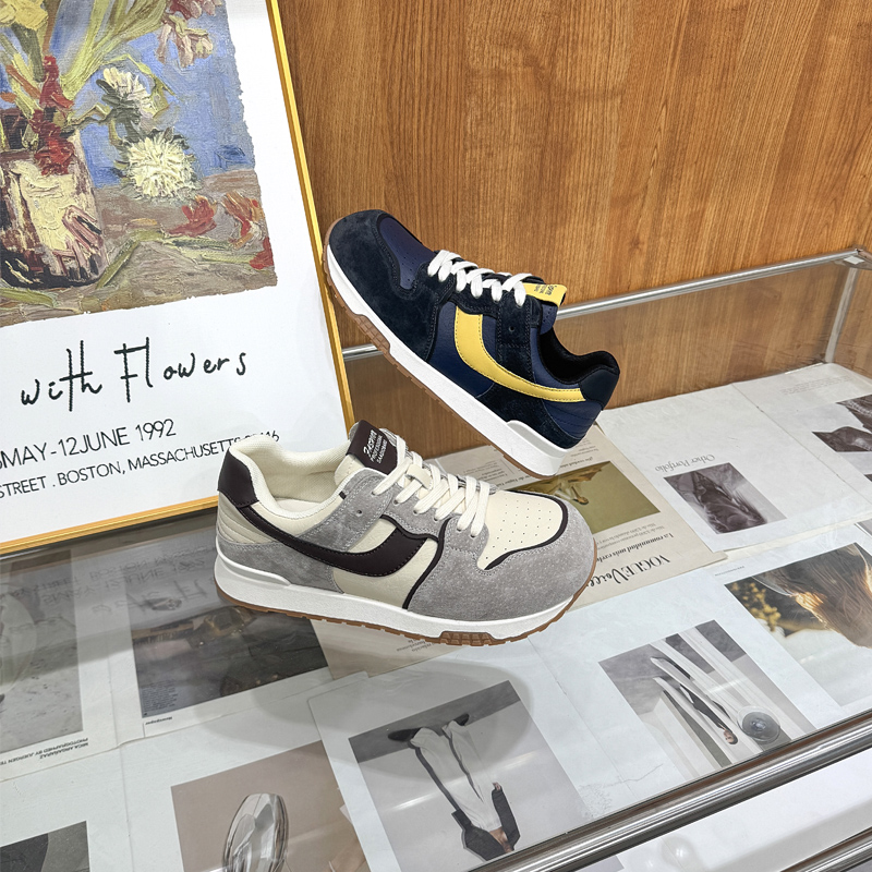 大丫丫大码女鞋牛皮平底休闲板鞋