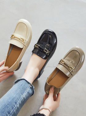 大丫丫大码女鞋41-43脚宽脚肥24年春款羊漆皮时尚粗跟乐福鞋651-1