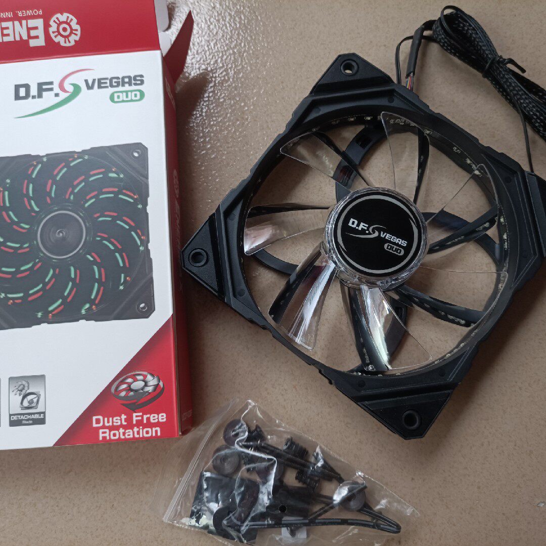 安耐美 电竞蝠 12cm风扇 enermax 双色维加斯电竞蝠12cm全新盒装