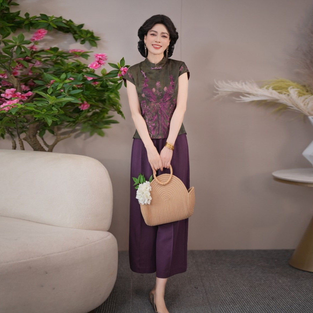 洋气减龄中年女装T恤裤子两件套