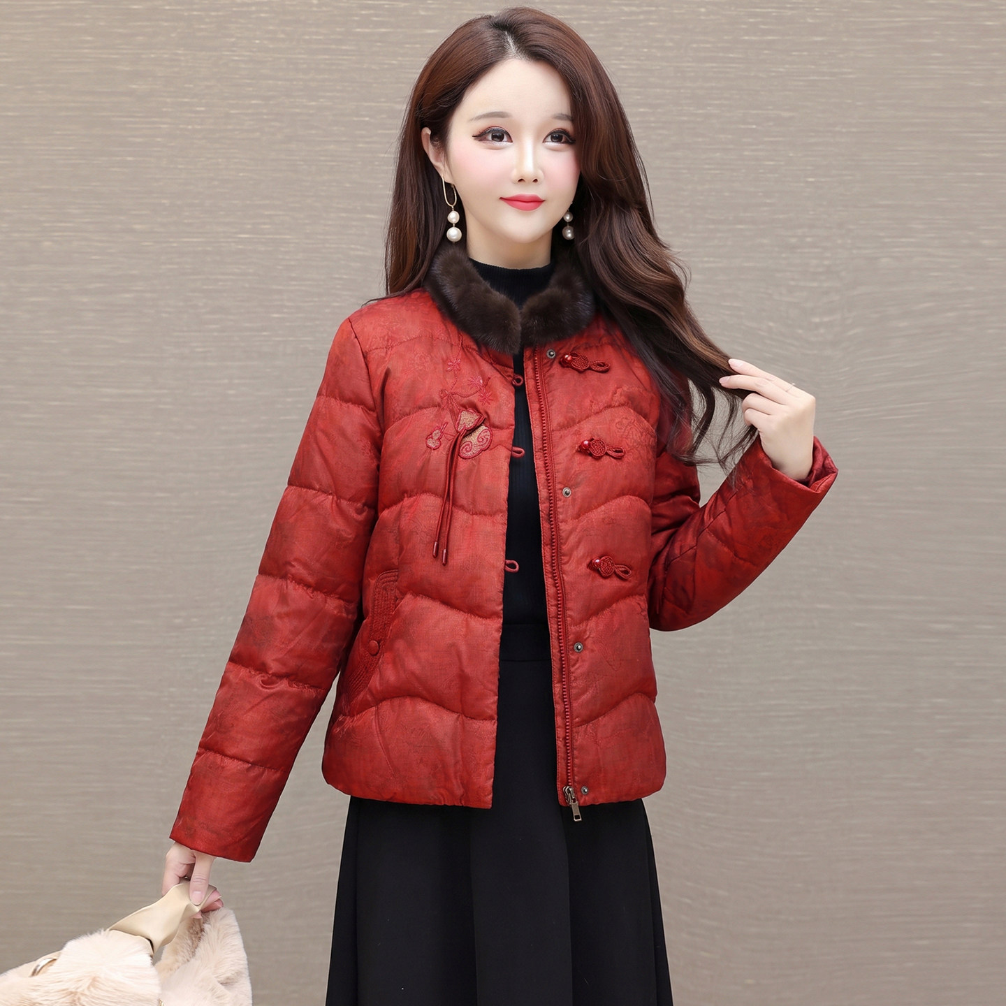 显瘦纽扣装饰保暖外套中年女装