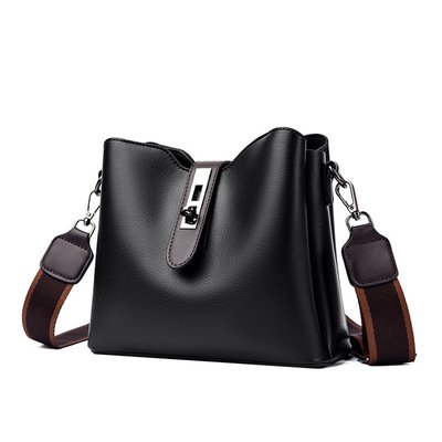 女大容量轻奢复古斜挎包2025春季新款多层高级感通勤包水桶包