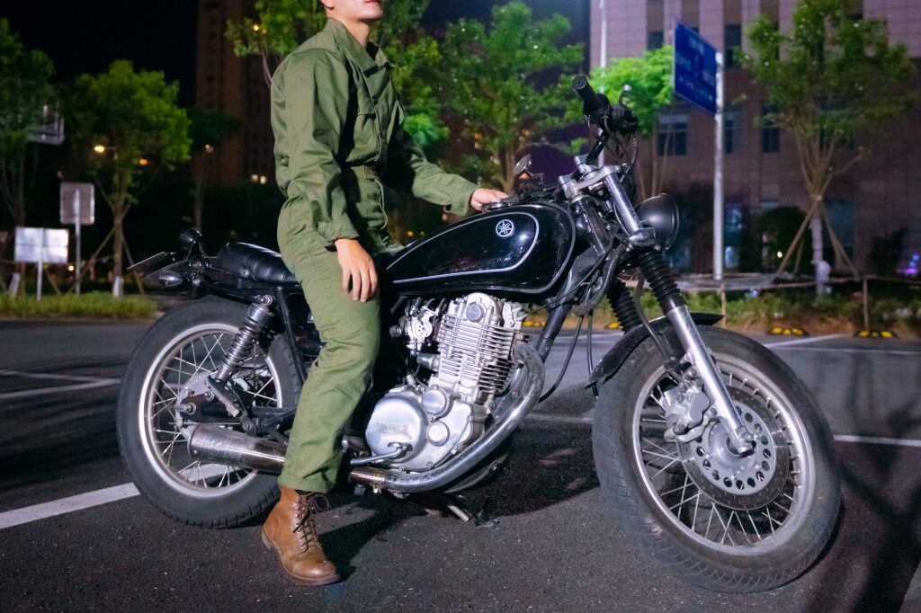 ACE FUSHENG은 견고하고 밀도가 높은 HBT 오토바이 점프수트 점프수트 및 작업복을 생산합니다