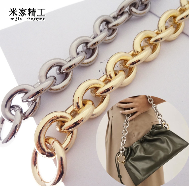 流行款粗包条椭圆链女手斜跨带