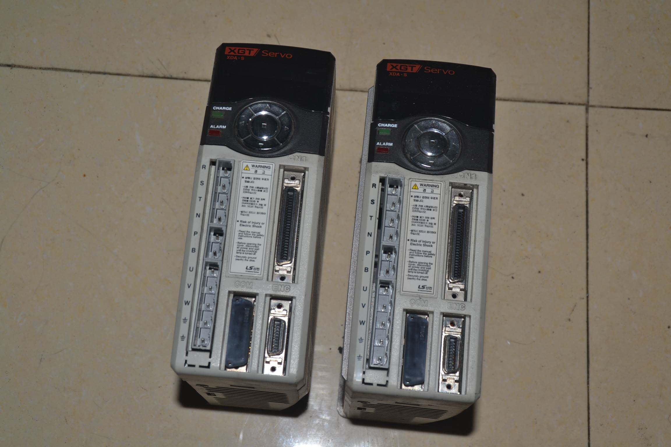 韩国ls xgt-servo xda-s002 xmrcj02-pb00 id:02 伺服驱动器两相