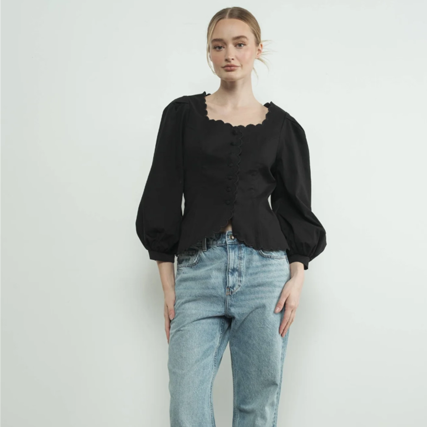 小俞家 Aar*n & Ambe* 高级简约黑色花边收腰长袖上衣修身显瘦秋