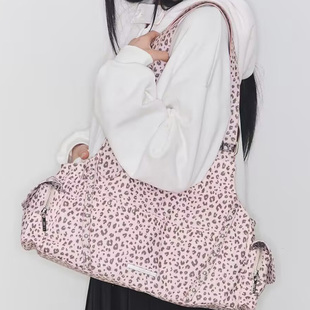 ILLIGO2026春复古铆钉机车包双口袋扣环托特包大容量单肩手提包