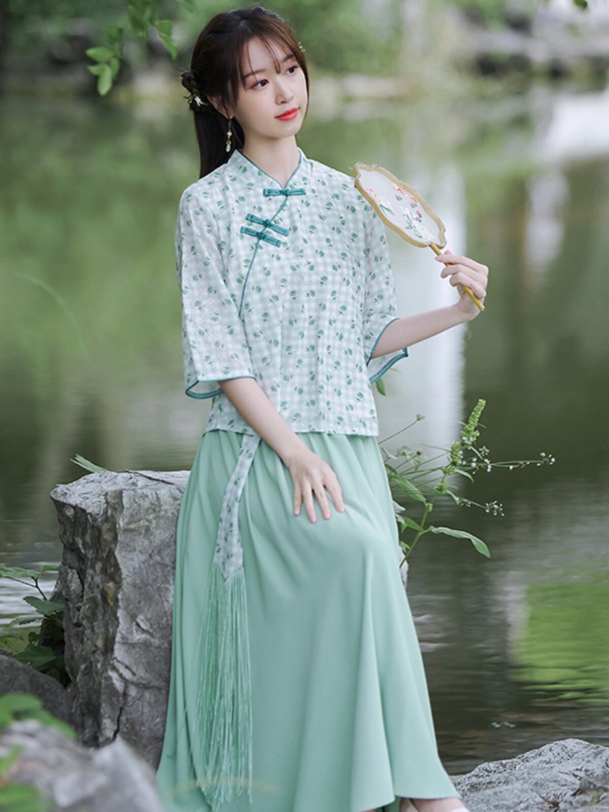 [LOSS OF MONEY PROCESSING] ETHNIC STYLE SMALL FRESH SPRING AND SUMMER COTTON AND LINEN EMBROIDERY PLACKET BLOUSE SKIRT TWO-PIECE SET OF WOMEN