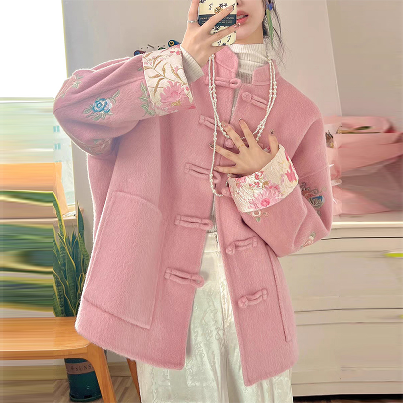 粉色温柔气质双面毛呢刺绣外套女