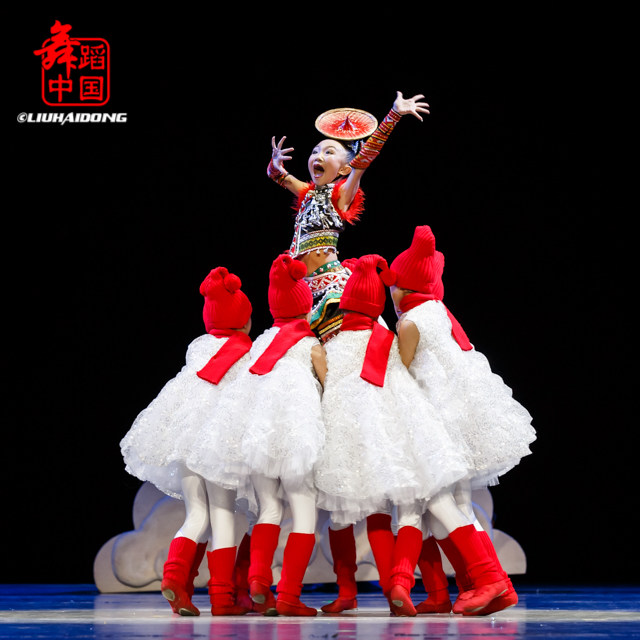 儿童表演服装幼儿圣诞服雪娃娃舞蹈服元旦舞台小雪人蓬蓬裙演出服