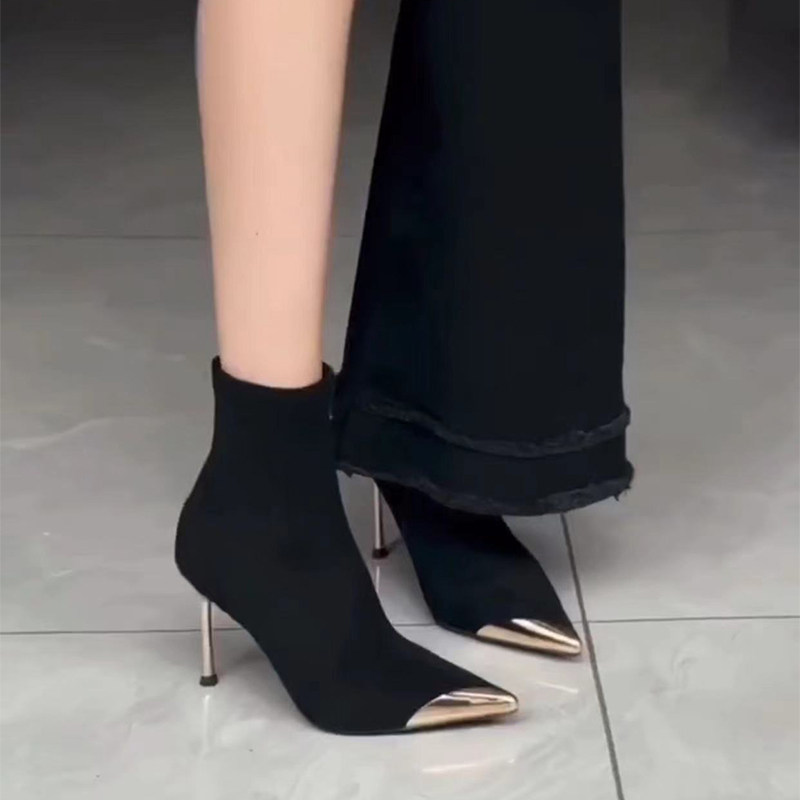 金属头黑色靴子女2025年秋冬新款尖头缎面高跟短靴细跟弹力瘦瘦靴