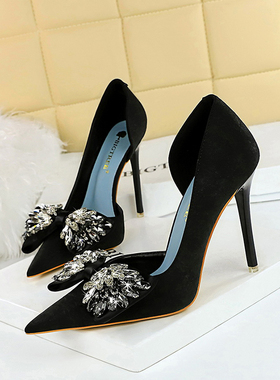 2024春季新款尖头黑色高跟鞋不累脚女鞋水钻蝴蝶结法式单鞋配裙子