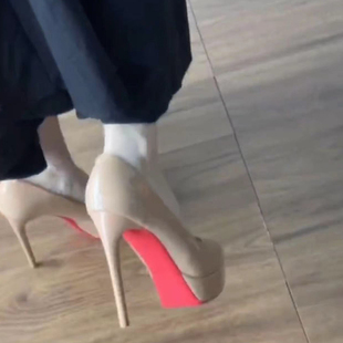 黑色防水台高跟鞋女2026年新款春秋细跟气质御姐性感红底尖头单鞋