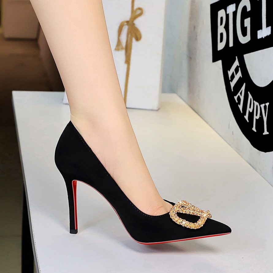 法式新款水钻扣绒面黑色高跟鞋女设计感女士气质高级尖头单鞋通勤