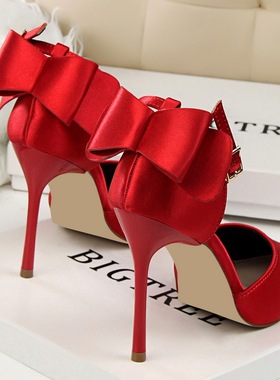 2024春夏季新款蝴蝶结女单鞋细跟尖头高跟鞋一字扣带凉鞋红色婚鞋