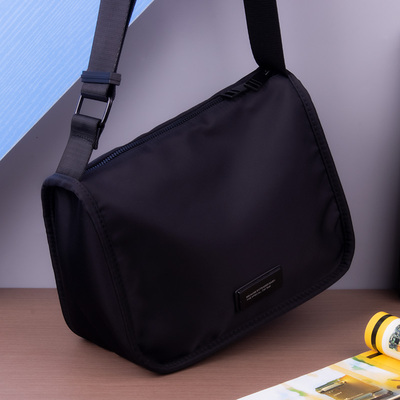 斜挎包男单肩包男士防水牛津布通勤包男款背包休闲帆布包潮流男包