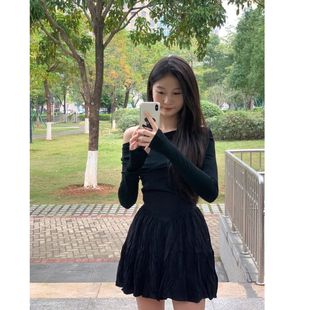 一字肩连衣裙女秋冬大码胖mm法式气质名媛收腰显瘦露肩短款小黑裙