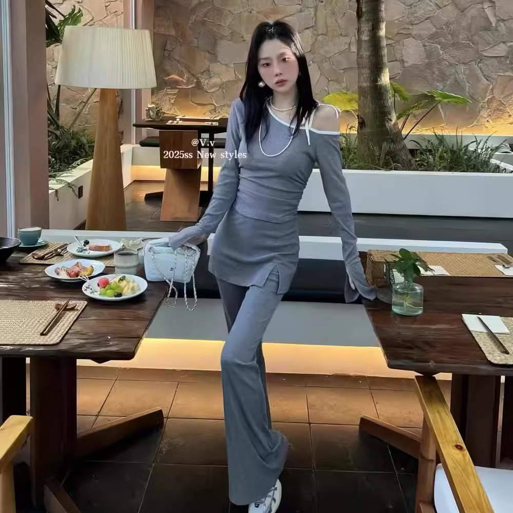 十三行2025春韩系修身弹力洋气辣妹斜肩喇叭袖上衣高腰微喇裤套装