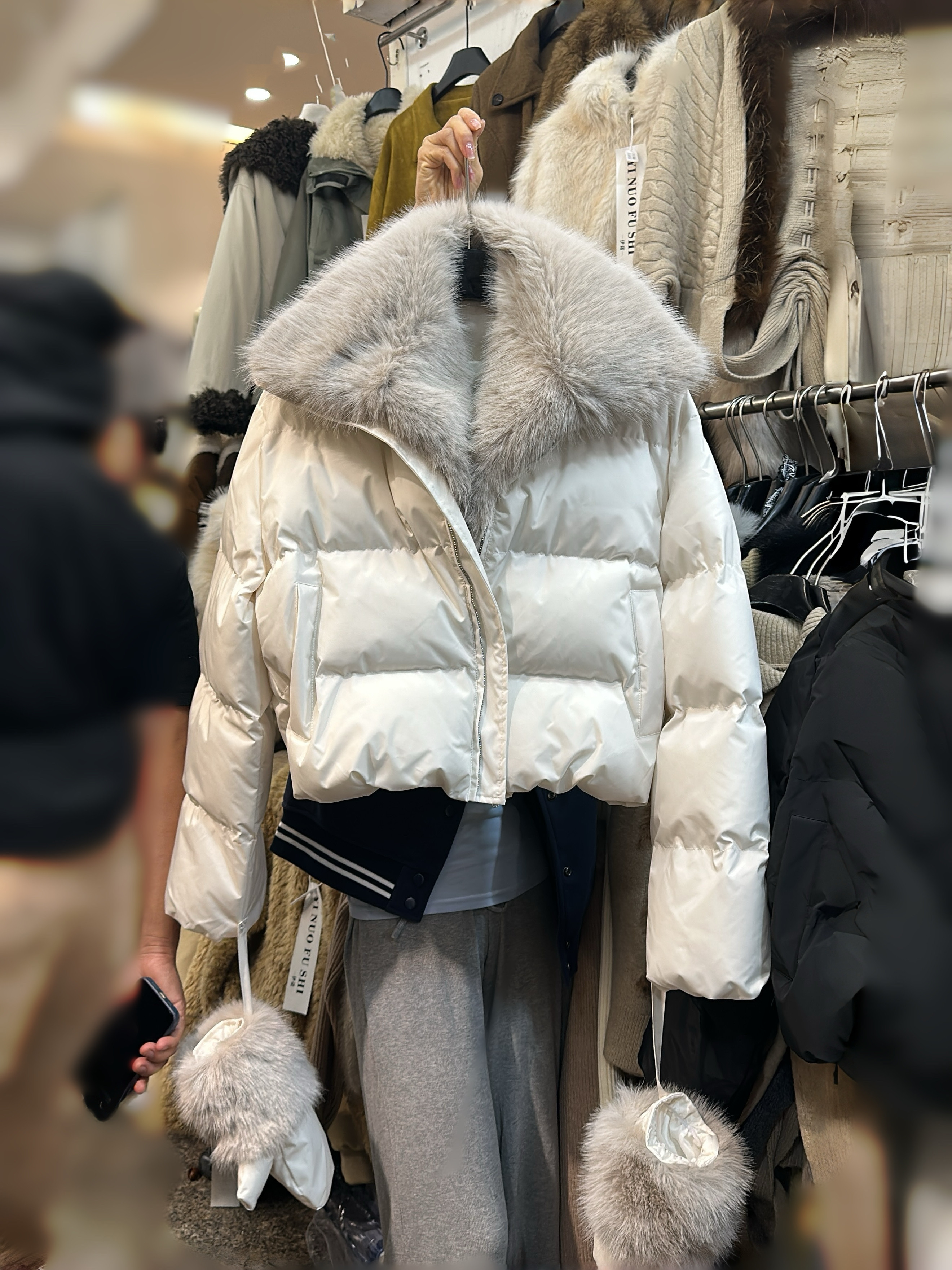 十三行2025秋冬韩系洋气拼接大毛领翻领面包服配手套短棉服外套女