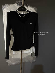 十三行Lucky2025秋冬韩系修身 弹力V领字母印花褶皱收腰打底T桖女