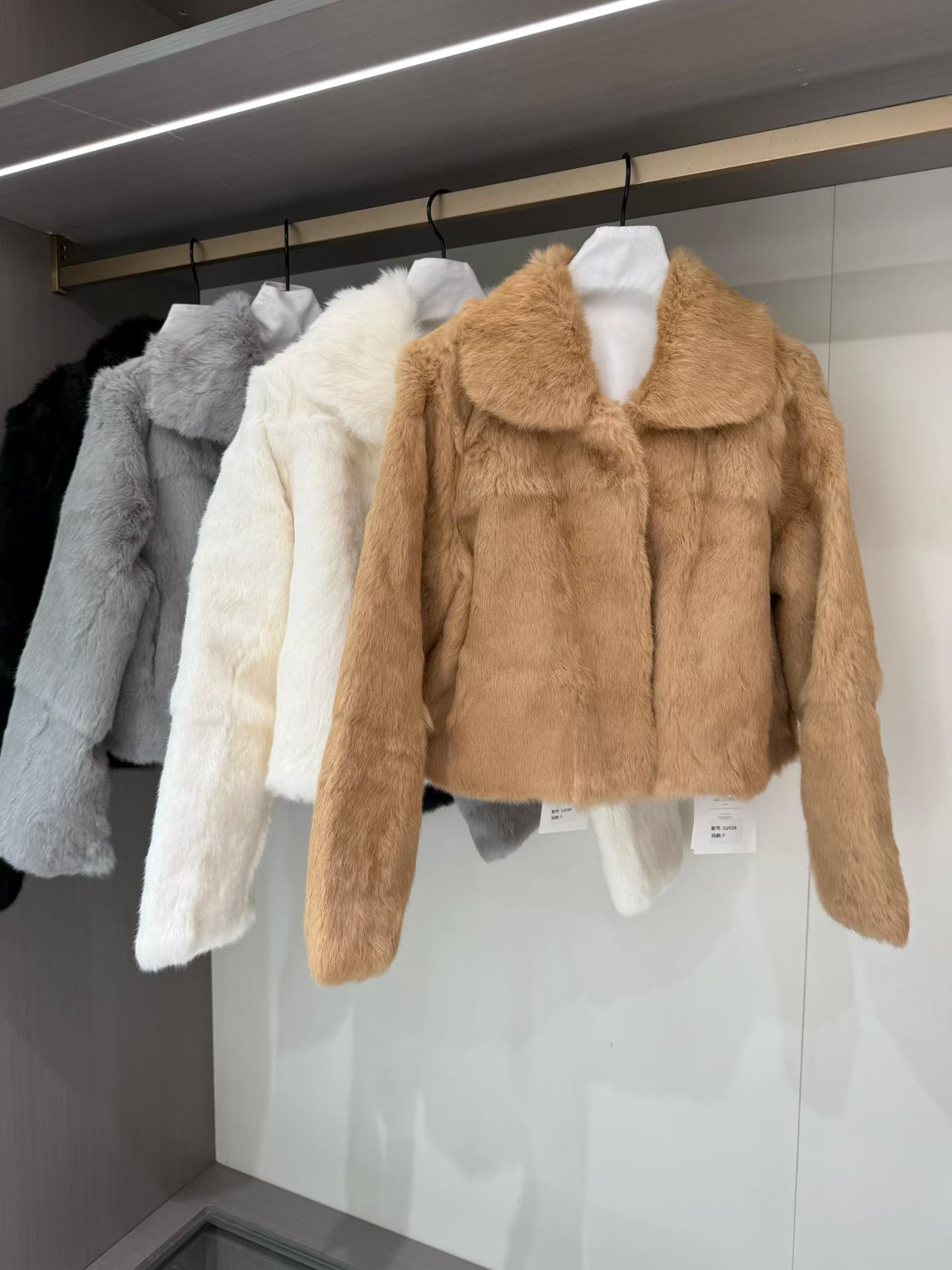 十三行2025秋冬韩系简约翻领气质千金百搭兔毛皮草短外套女潮