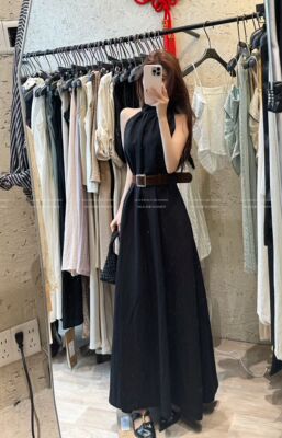 十三行米莱正版2026夏气质大女主挂脖露肩宽松简约吊带长裙配腰带